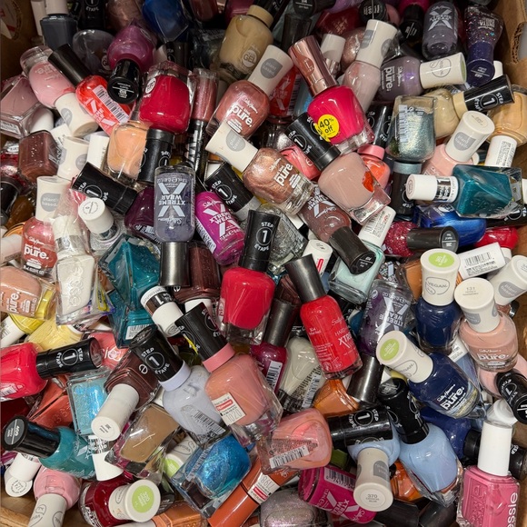 Saturday $3 & $5 Starts Beauty Show - Picture 11 of 11